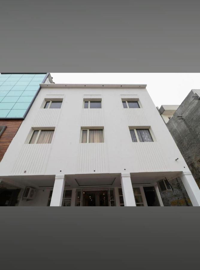 Hotel Almond Zirakpur Экстерьер фото