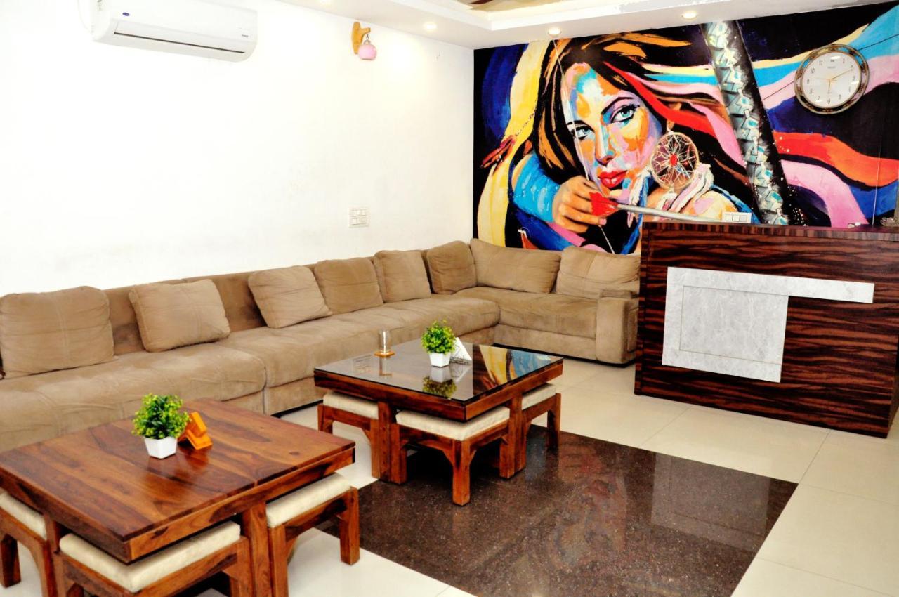 Hotel Almond Zirakpur Экстерьер фото